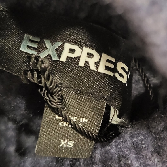 EXPRESS - Picture 2 of 4